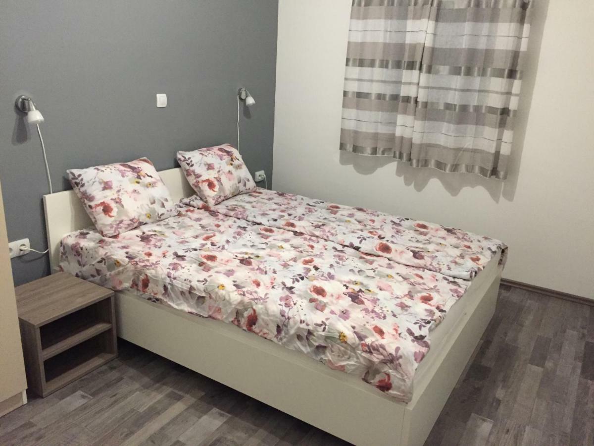 Apartmani Verica Karlobag Exterior foto